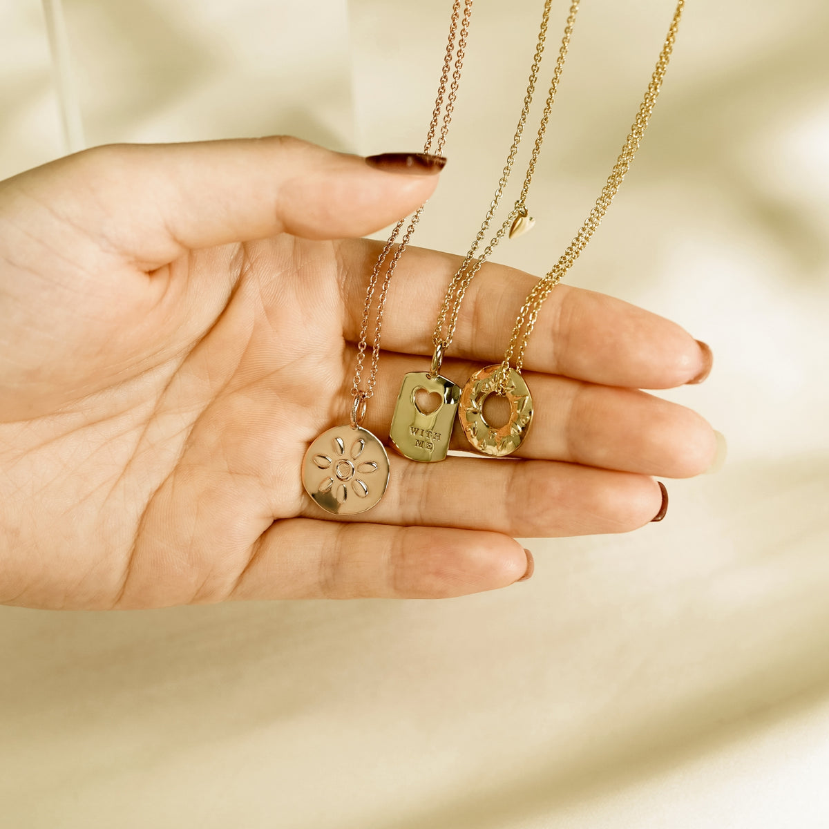 Personalized Name in Round Pendant Necklace – Jadmire Jewelry